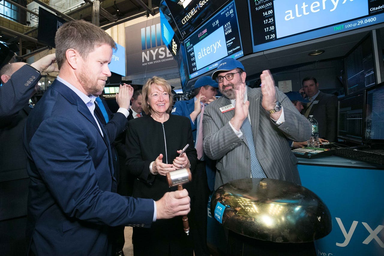 Top Momentum Stocks Affected by Cash Rotation in Q3