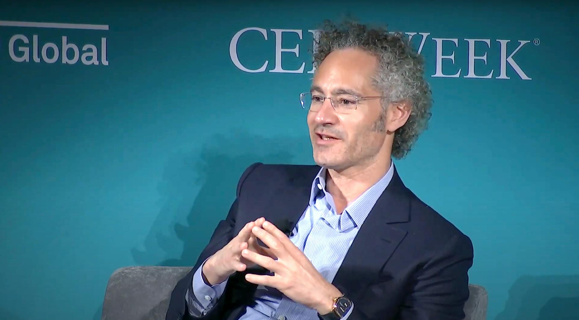 This Stock Is Crushing Salesforce, MongoDB And Snowflake In AI Revenue